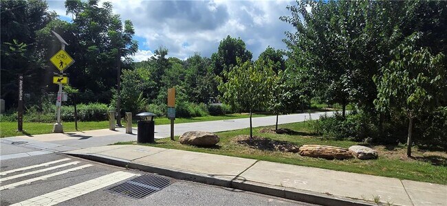 Building Photo - 129 Bert Ln SE