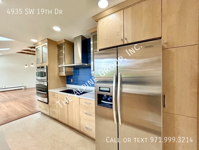 Building Photo - 4935 SW 19th Dr