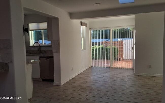 Building Photo - 434 S Vista Del Rio
