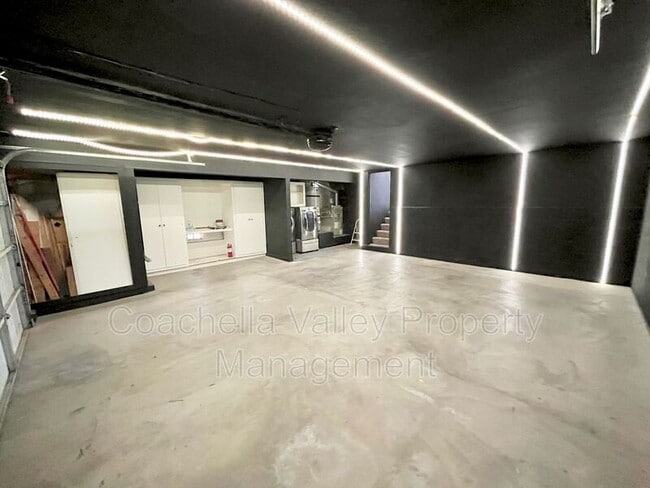 Building Photo - 45414 Driftwood Dr