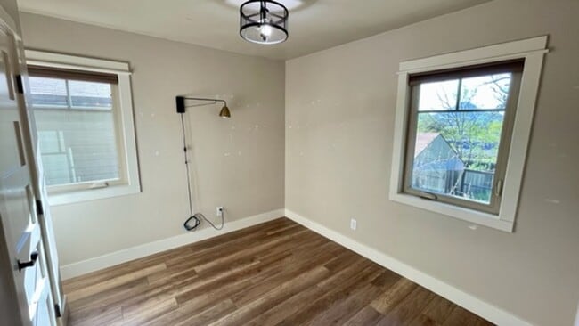 Building Photo - Extensively Renovated 3 Bedroom, 2 Bathroom Charmer in the Historic Railroad District