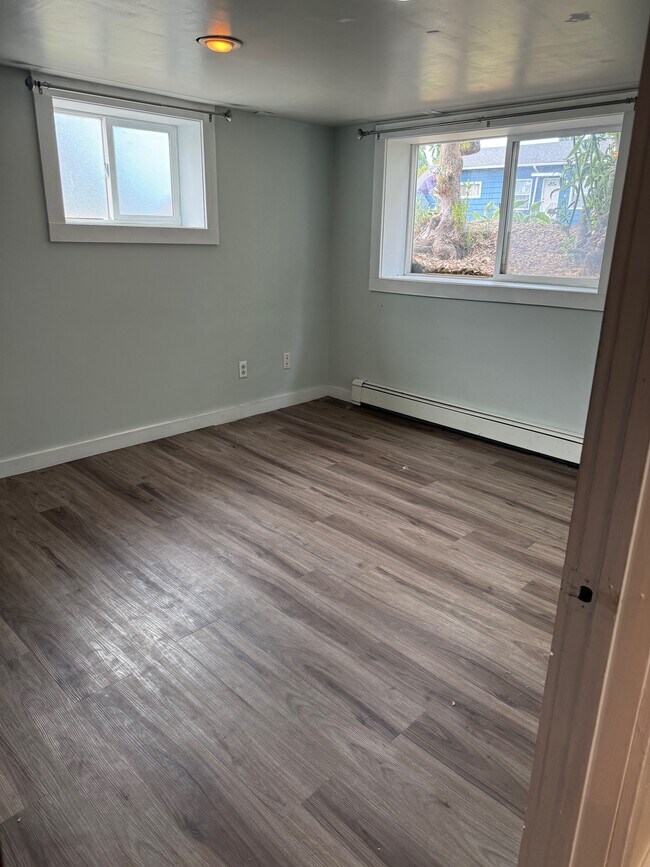 Building Photo - 910-911 Carolina St