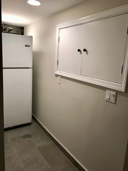 Additional Refrigerator - 4532 N Albany Ave