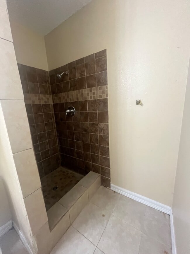 Building Photo - 3020 Floresta St