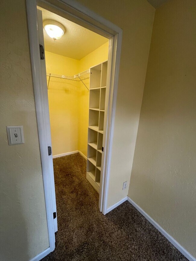 Building Photo - Beautiful Foothil Views Available Now!