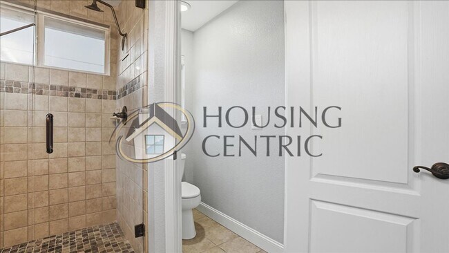 Building Photo - Stunning Single Story Fair Oaks Rental with Large Backyard in GREAT LOCATION!