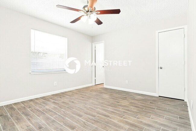 Building Photo - 3 Bedroom Pet-Friendly Home in Watauga, TX with Main Street Renewal