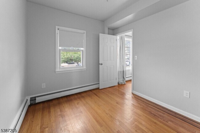 Building Photo - 14 Brookwood Dr