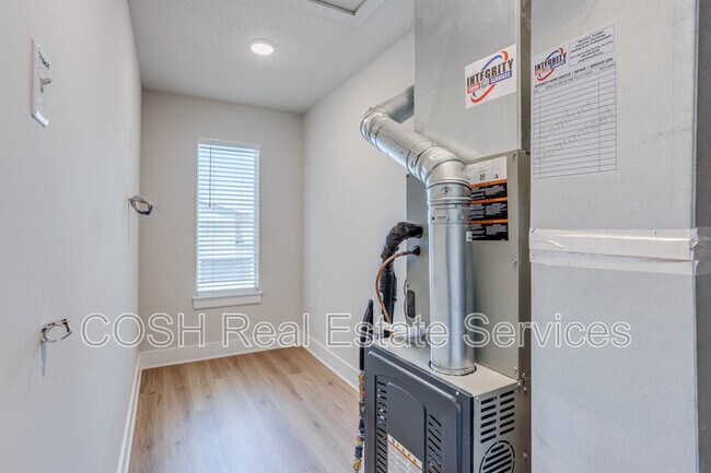 Building Photo - 3554 N Tyler Ct