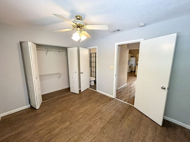 Building Photo - 3824 SW 30th Terrace