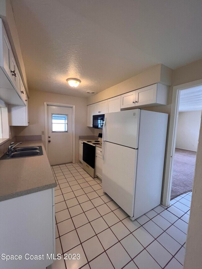 Building Photo - 40 Carib Dr