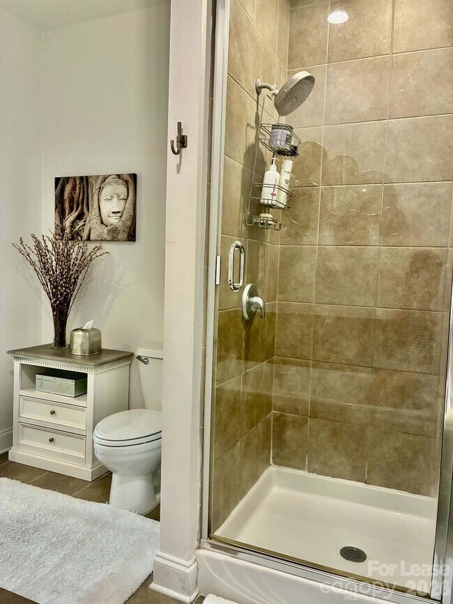 Building Photo - 5551 Colonial Chatsworth Cir