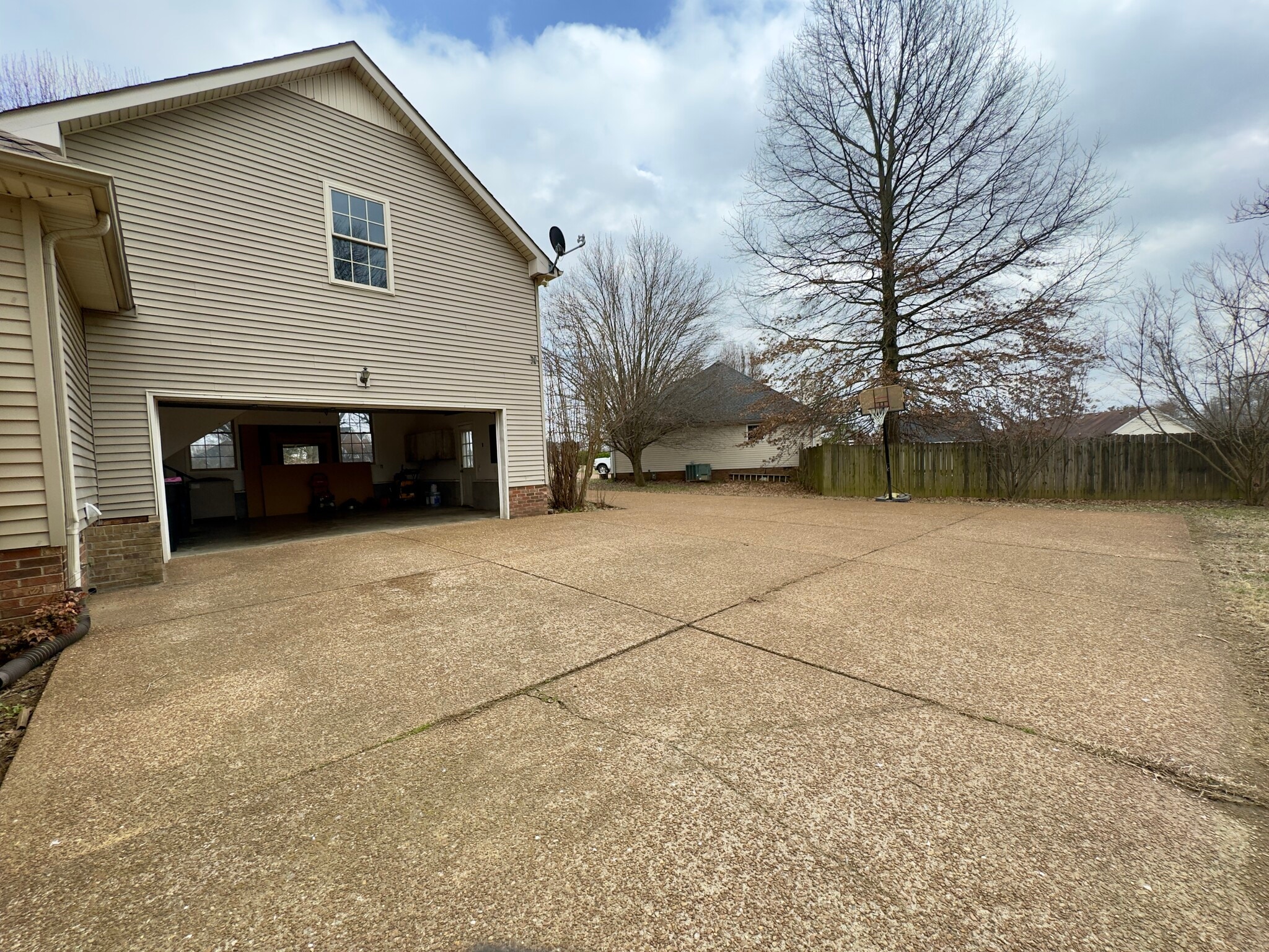 Building Photo - 2013 Smith Cir