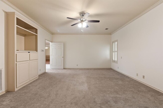 Building Photo - 2834 Montebello Rd