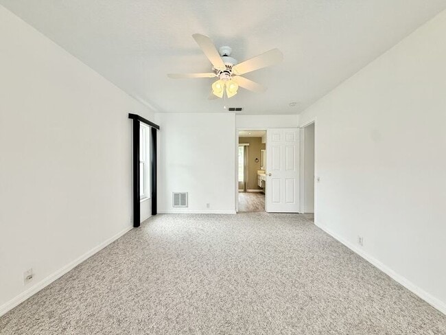 Building Photo - 13642 Dunwoody Ct