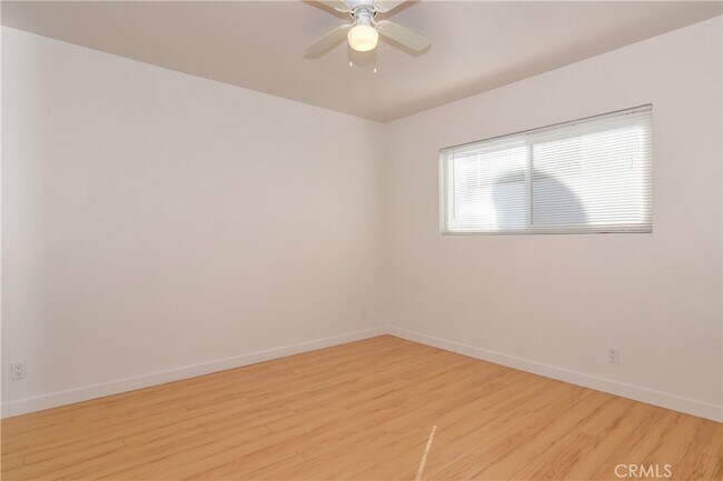 Building Photo - 11921 Goshen Ave