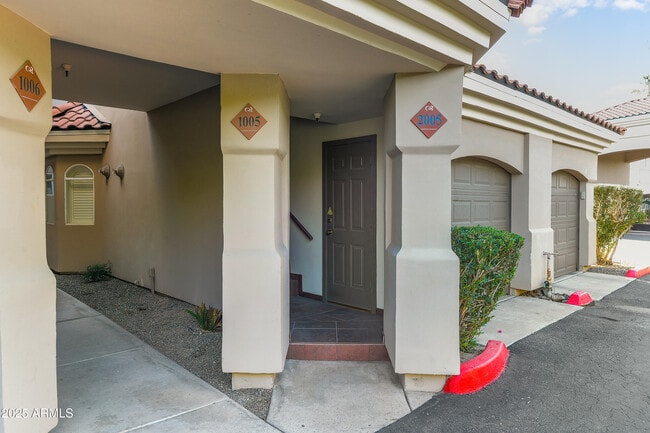 Building Photo - 8653 E Royal Palm Rd