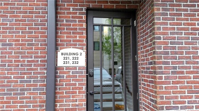 Building Photo - 1300 DeKalb Ave NE