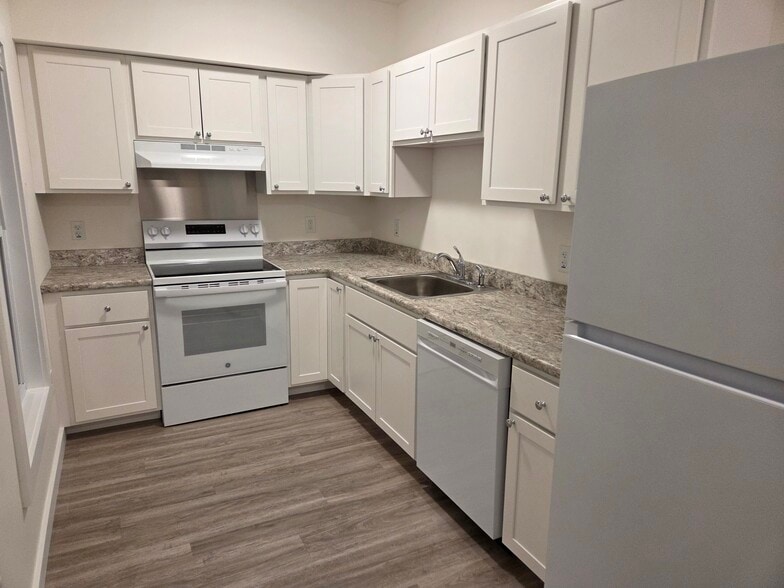 Unit 3 Bright and New Kitchen / LR - 73 Goshen Rd