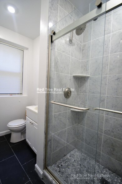 Building Photo - 19 Peterborough St