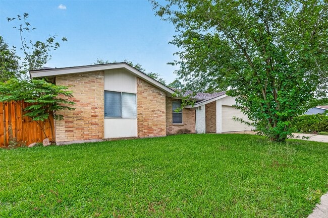 Building Photo - 10402 Permian Dr