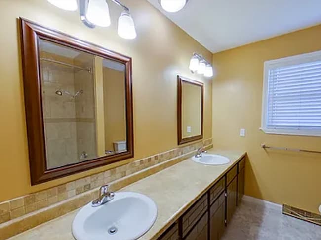 Building Photo - 3101 Arbor Dr