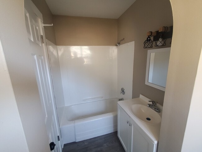 Building Photo - 11606 Prairie Ave