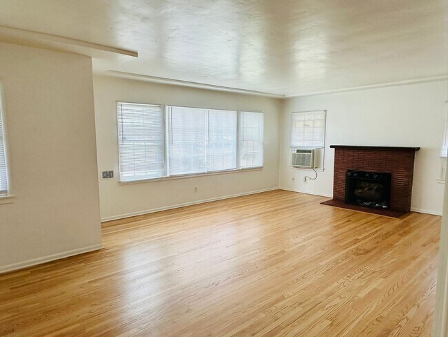 Building Photo - Single-Story Home on a Large Lot in Redlands