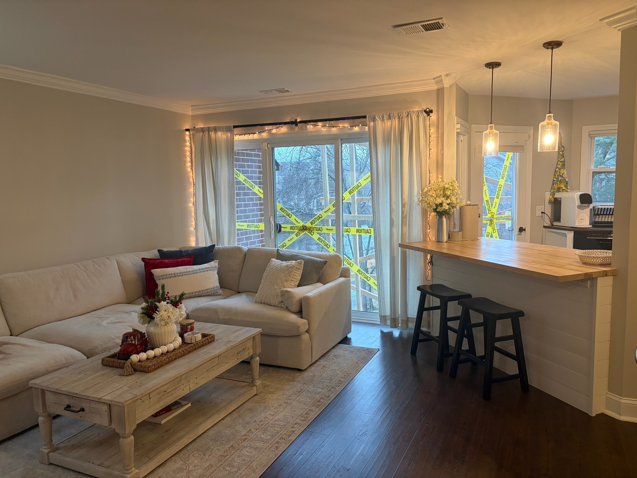 Building Photo - 7602 Lakeside Village Dr