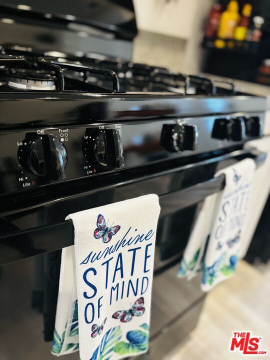 Building Photo - 1377 Sultana