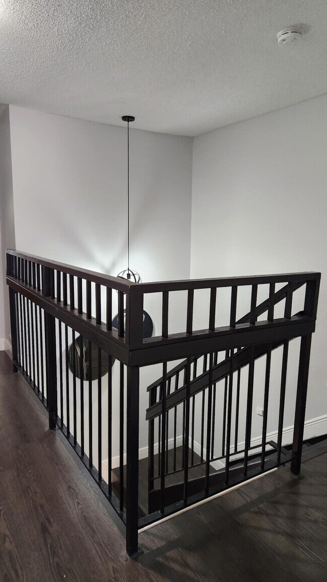 Building Photo - 4952 Sheridan St