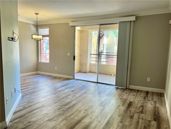 Building Photo - 260 E Flamingo Rd