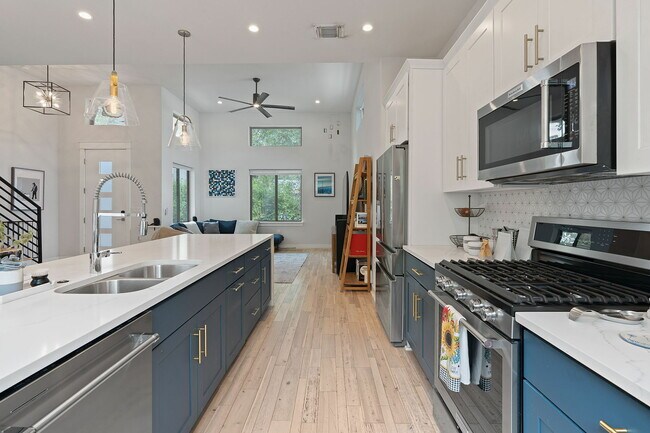 Building Photo - 2711 Willow St