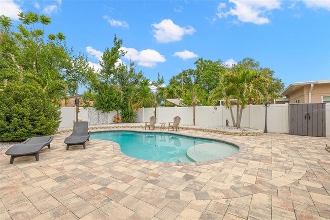 Building Photo - 10437 Cirimoya Ln