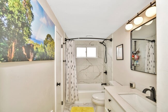 Building Photo - 15 Union Ave