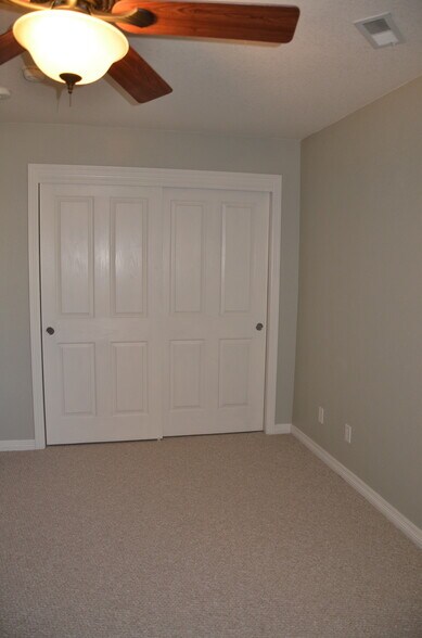 bedroom large closet - 1021 Laramie Blvd