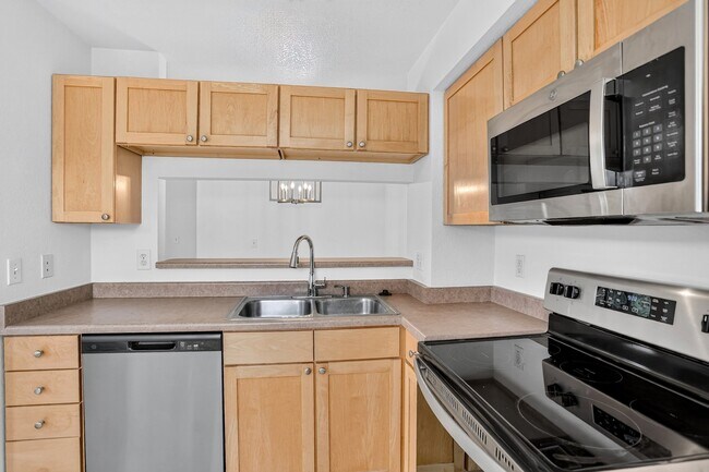 Building Photo - 13900 Lake Song Ln