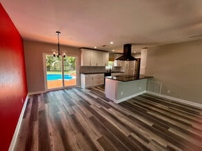 Building Photo - 316 NW Avens St