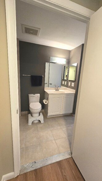 Building Photo - 355 I St SW