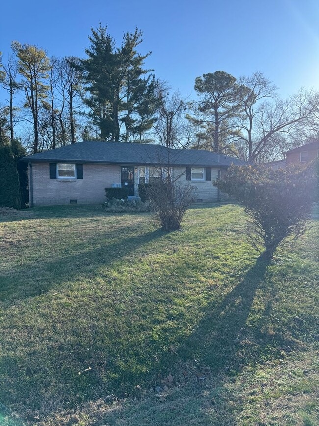 Building Photo - Spacious Brick Home in Desirable Inglewood – East Nashville