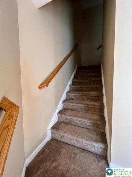 Building Photo - 211 Auburn Dr