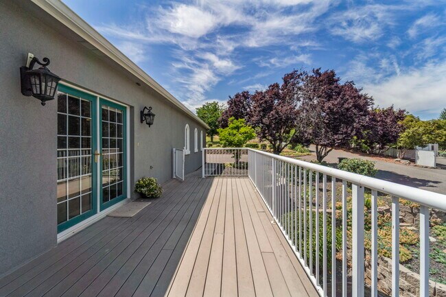 Building Photo - 4949 Rau Ln