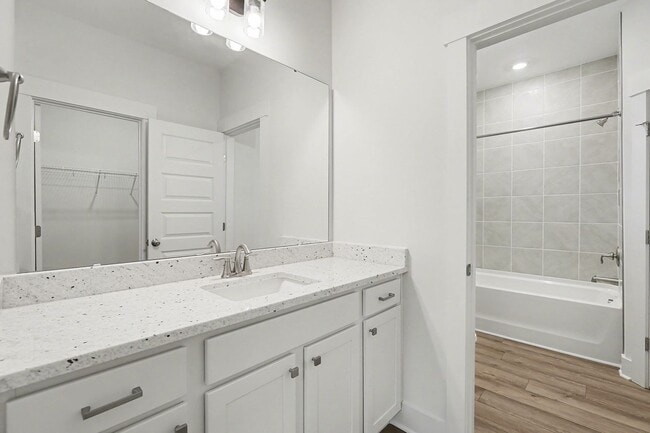 Building Photo - Beautiful New Construction Home - Move In Ready