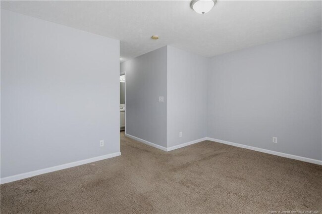 Building Photo - 401 Meadowland Ct