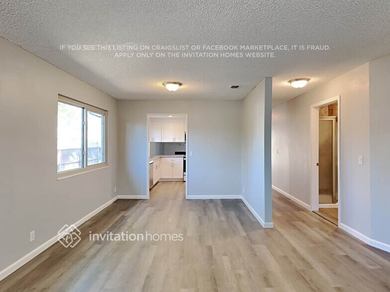 Building Photo - 1101 Woodridge Dr