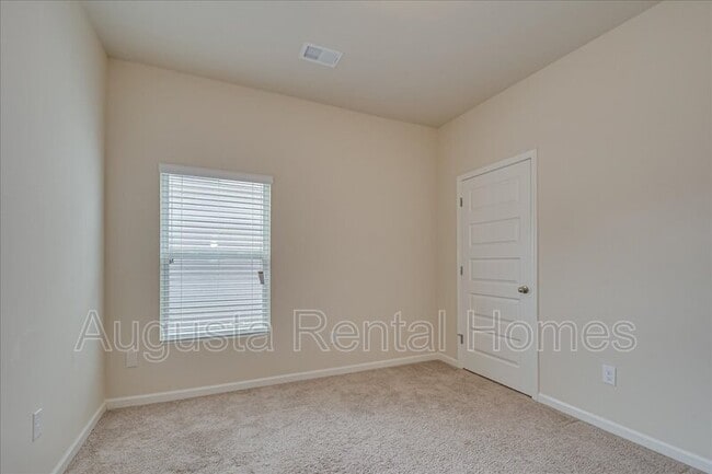 Building Photo - 141 Sims Ct