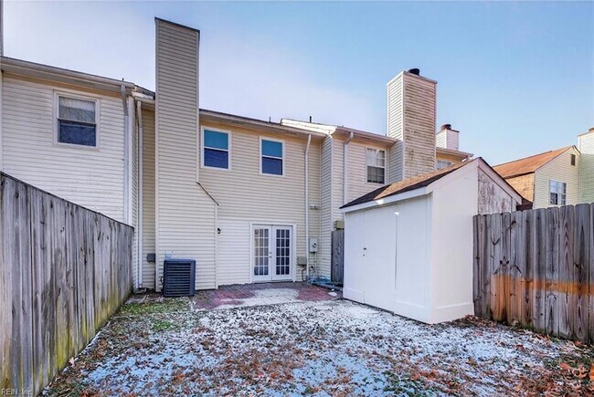 Building Photo - 4738 Greenlaw Dr