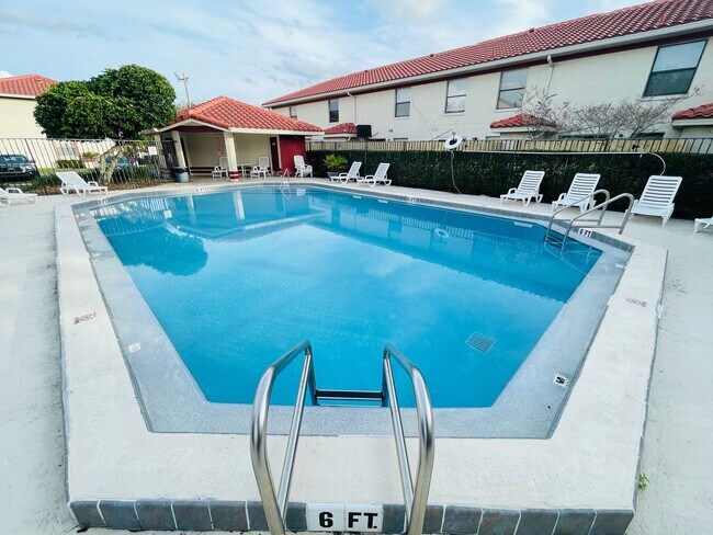 Building Photo - HIDDEN CREEK CONDO-1602 Bending Brook Way #270 Orlando FL 32807