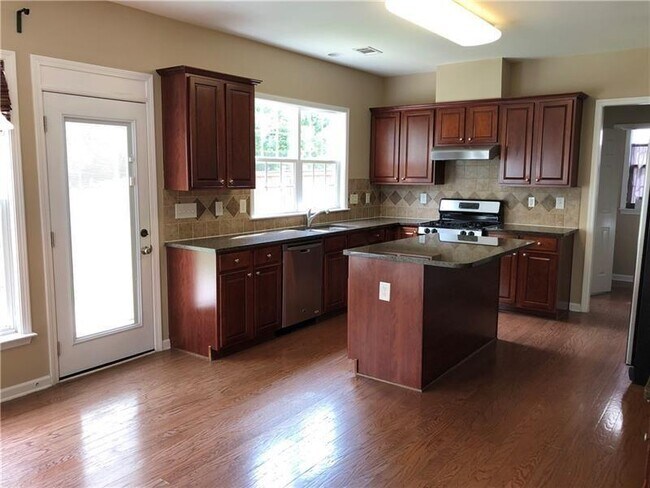 Building Photo - 203 Revillion Way