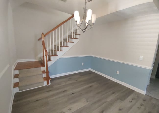 Building Photo - SPACIOUS WATERFRONT 3 bed/3.5 bath with loft/flex space